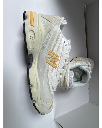 New Balance 1000 Low Top Unisex Sneakers Mens Size 5.5 Womens Size 7 Casual