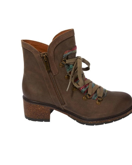 Aetrex Joleen Women Brown Leather Waterproof Boot Size 9 NWOB
