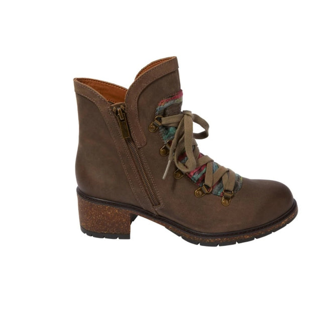 Aetrex Joleen Women Brown Leather Waterproof Boot Size 9 NWOB