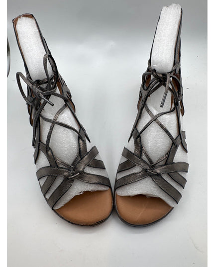 Gentle Souls by Kenneth Cole Women's Break My Heart Gladiator Sandal Grey7m