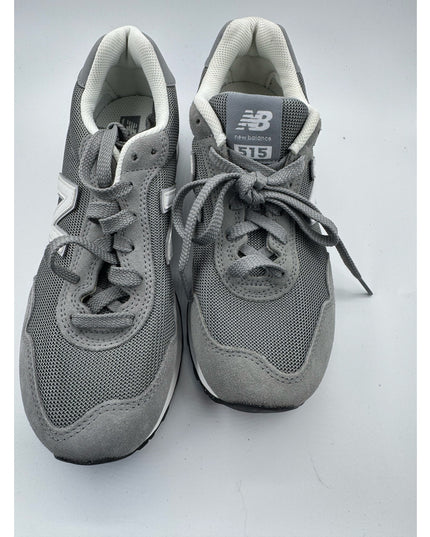 WoMen's New balance 515 Retro Sneakers running jogger, sneaker, Gray  size7.5