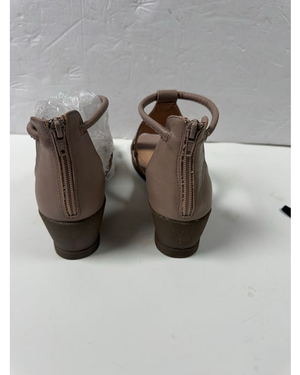 Journey Collection Women's Trayle Wedge Sandal Size 7.5M Taupe New
