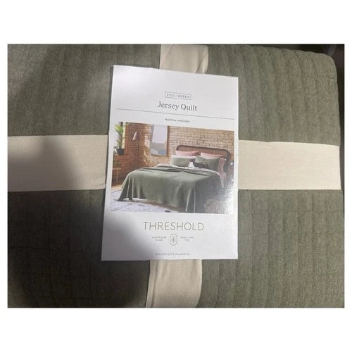 Jersey Quilt - Threshold full/queen, dark olive quilt NEW 88x92 inch